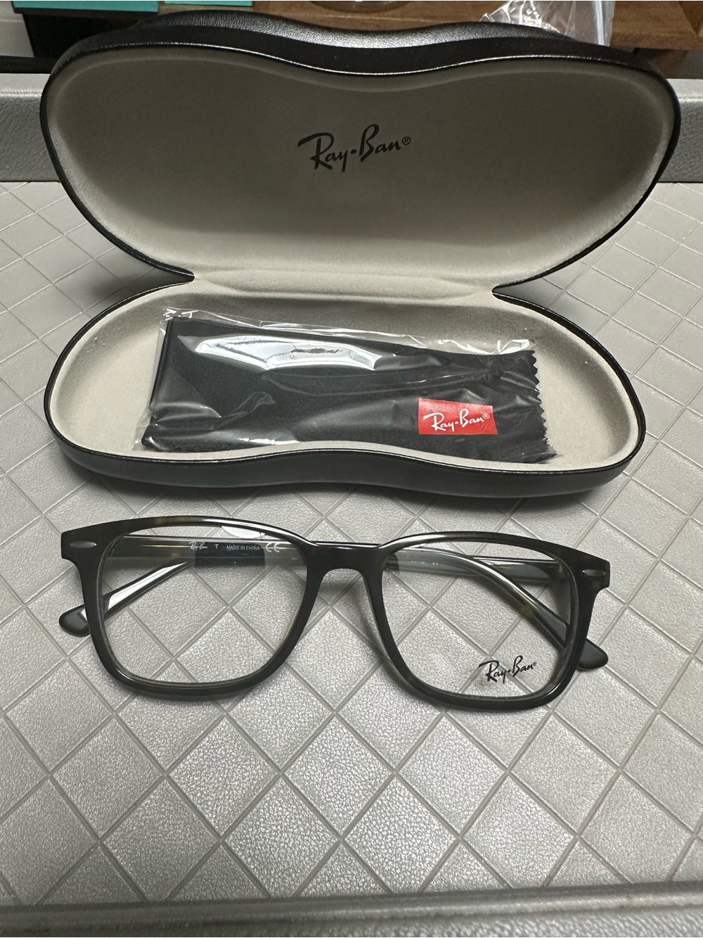 Ray-Ban Matte Black Rectangular Glasses with Case